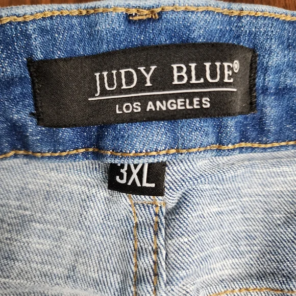 Judy Blue Distressed Jean Shorts Stretchy Denim Animal Print Accent Size 3XL - Picture 2 of 15